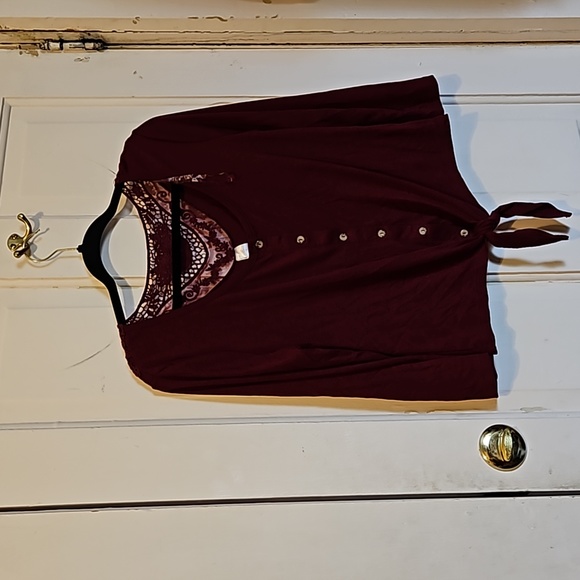 Three No Boundaries size XL ladies shirts in shades of red tee-shirt 3/4 sleeve - Picture 7 of 10